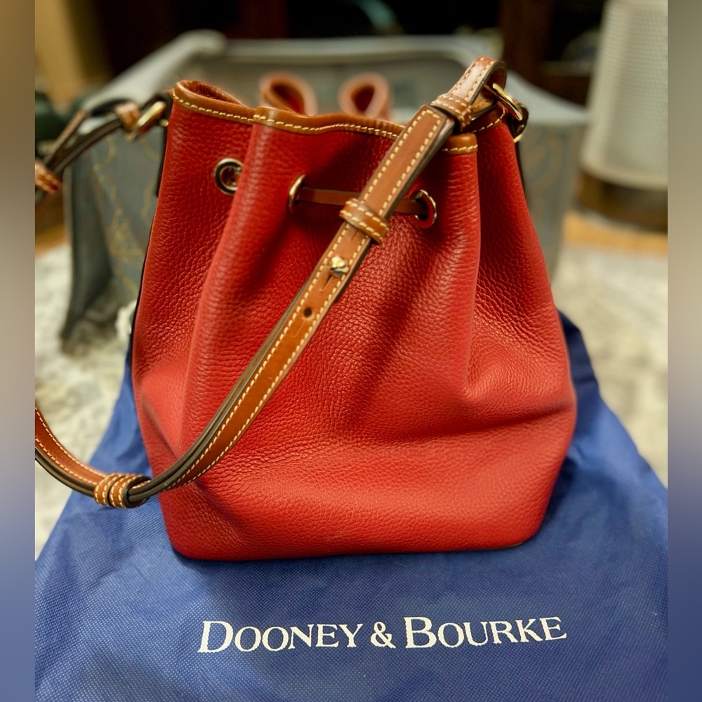NWOT Dooney & Bourke Red Pebble Grain Leather Bucket Bag - Picture 3 of 15